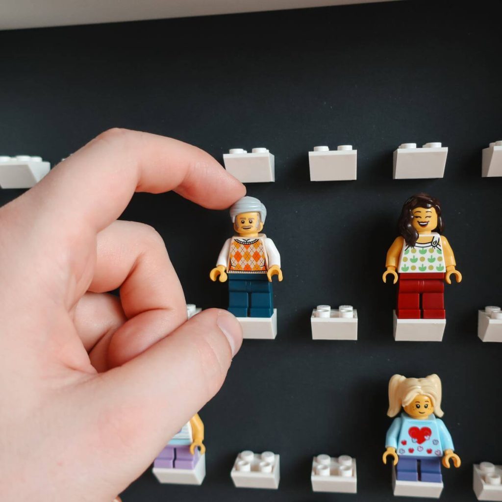 Klasyczna ramka na 32 minifigurki z klocków LEGO
