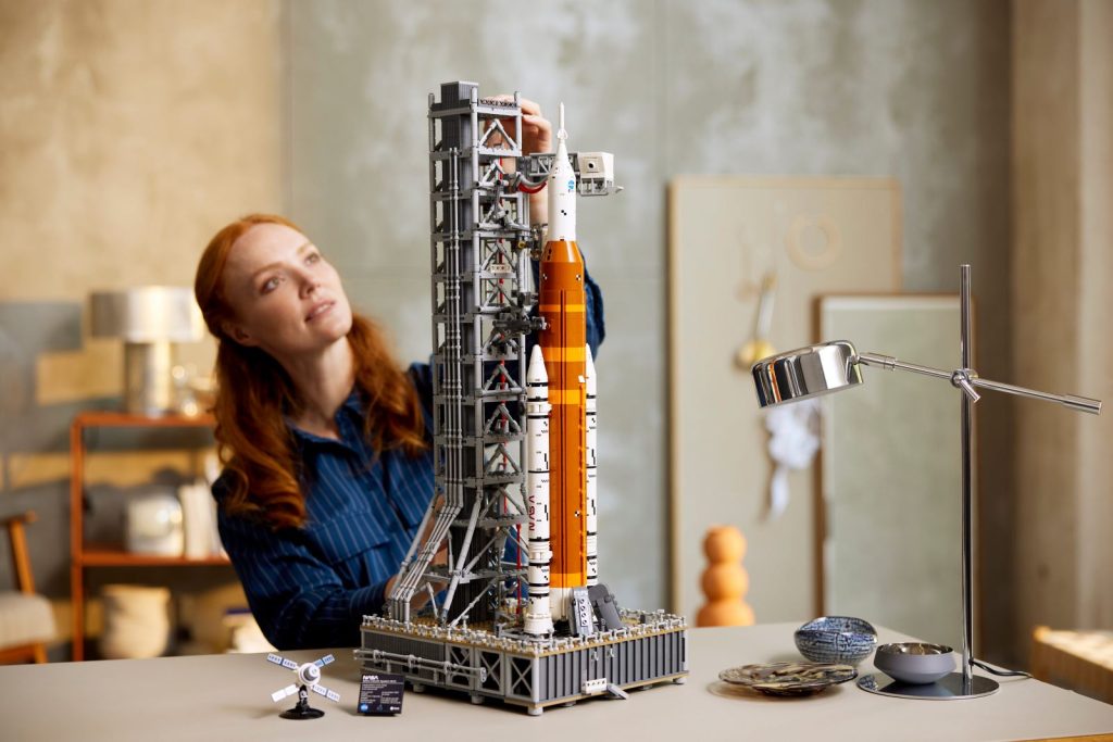 Budowanie z klocków LEGO, fot. LEGO.com