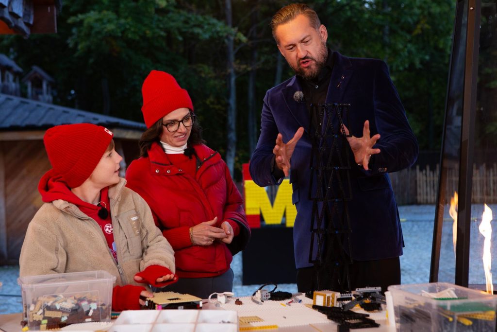 Finał LEGO Masters 6 – Zwycięski duet z Marcinem Prokopem, fot. TVN